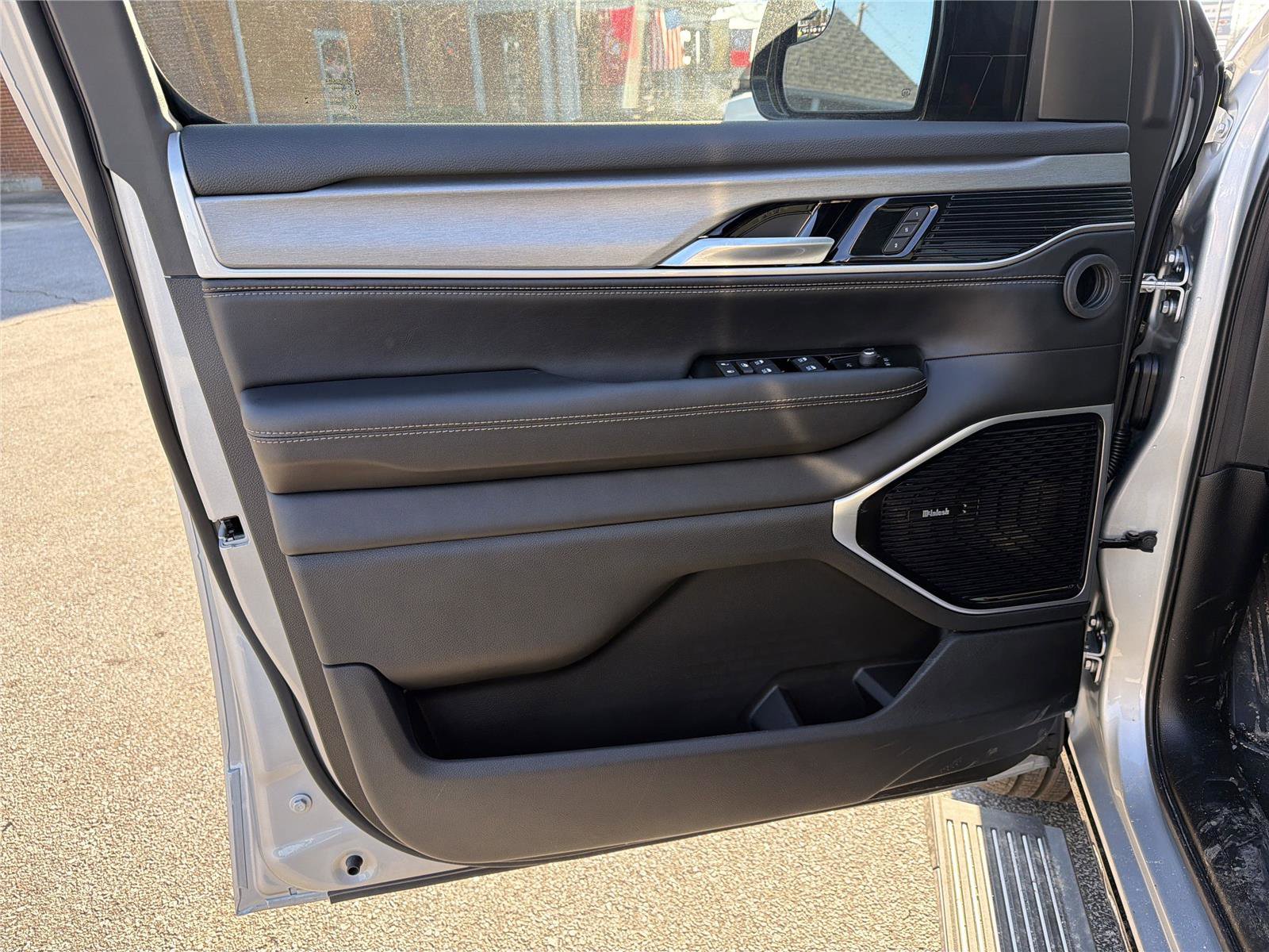 New 2026 Jeep Grand Wagoneer L Limited image 11