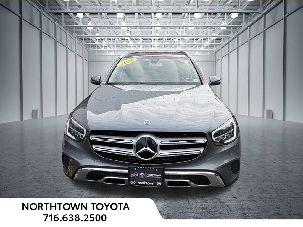 Used 2021 Mercedes-Benz GLC 300 4MATIC image 3