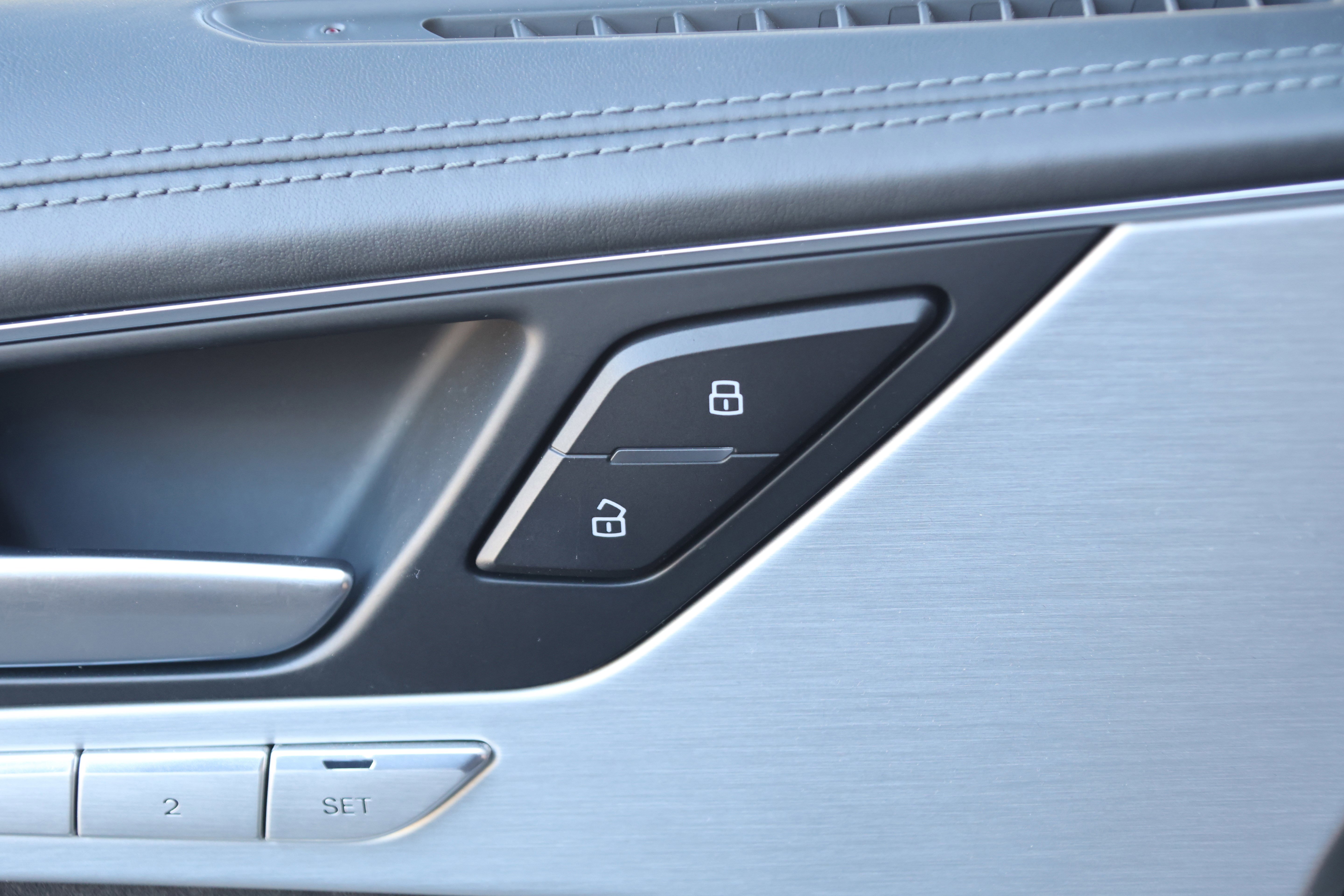 Used 2016 Audi S8 image 13