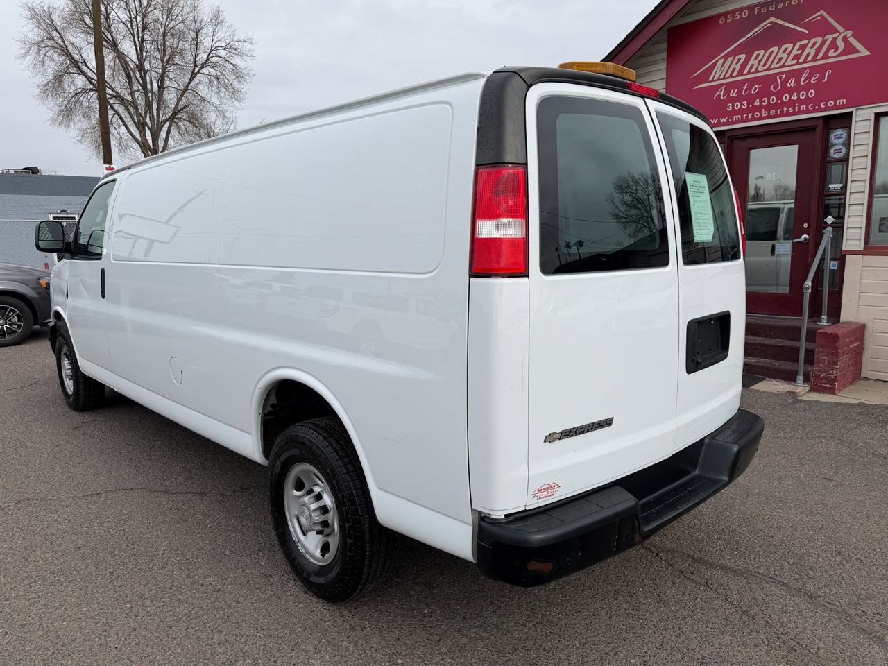 Used 2020 Chevrolet Express 2500 Extended w/ Communications Package image 7