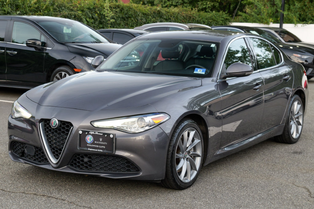 Used 2017 Alfa Romeo Giulia AWD w/ Cold Weather Package image 3