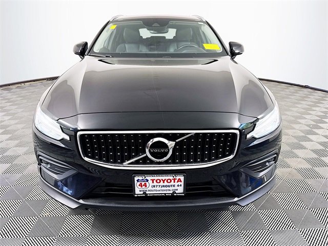 Used 2021 Volvo V60 T5 Cross Country image 7