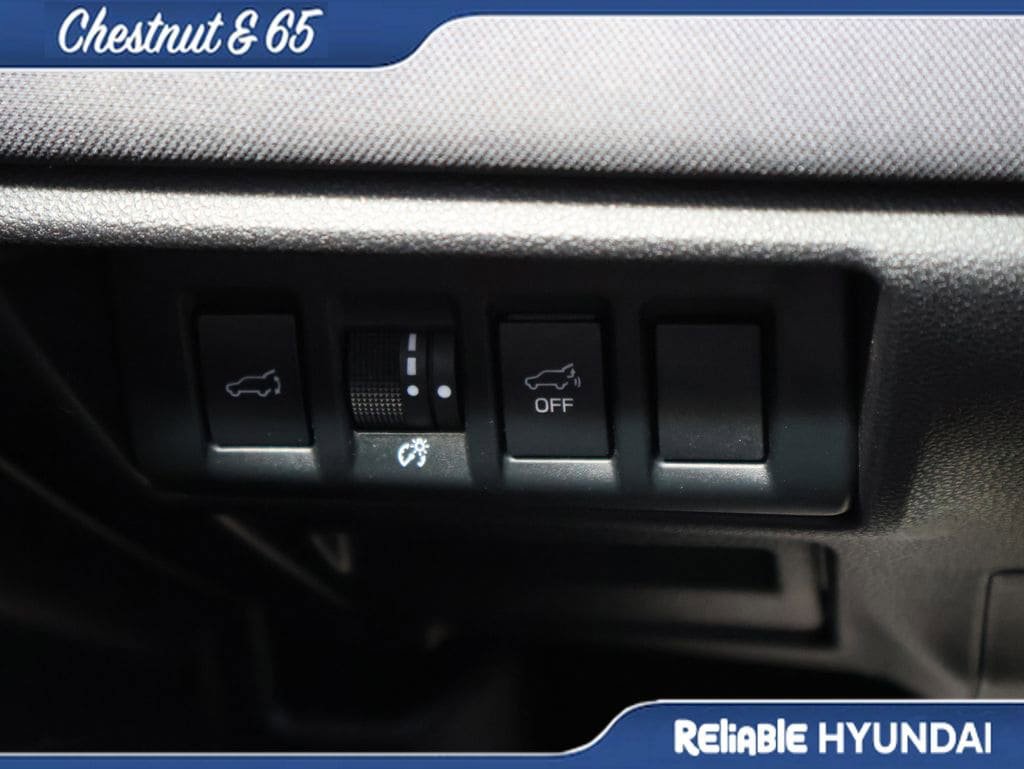 Used 2023 Subaru Outback Premium AWD/4WD image 32