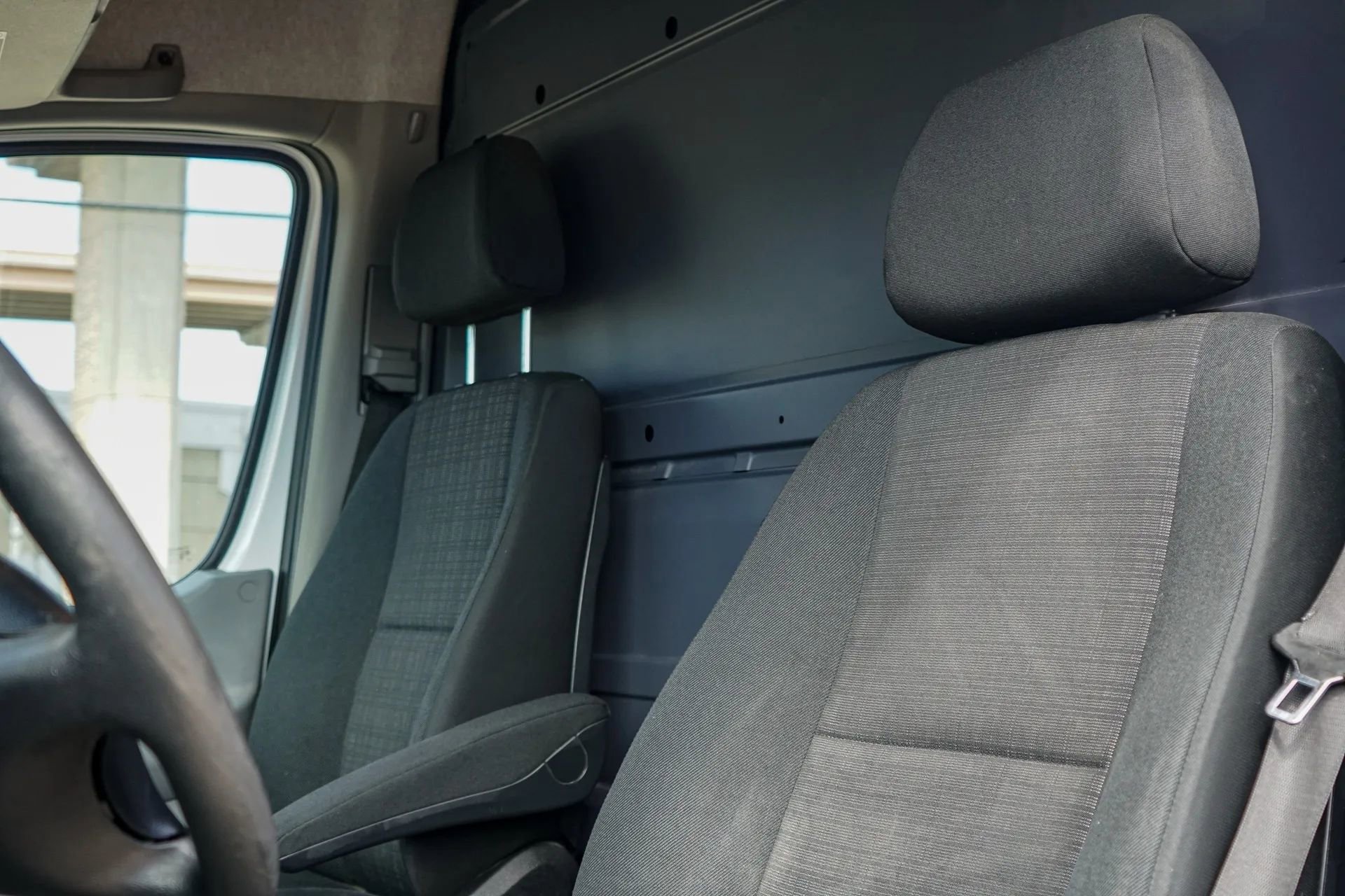 Used 2016 Mercedes-Benz Sprinter 2500 image 15