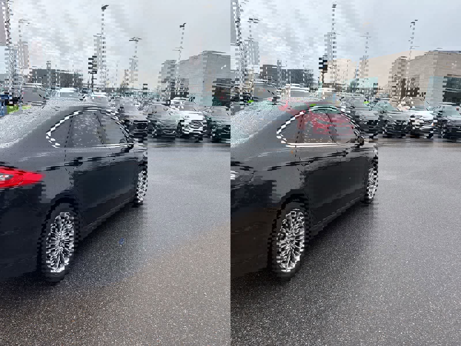 Used 2015 Ford Fusion SE w/ Equipment Group 202A image 5