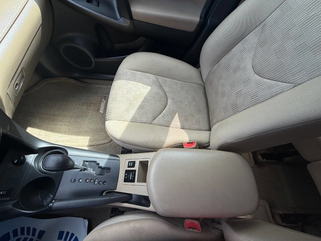 Used 2012 Toyota RAV4 4WD w/ Value Pkg image 27