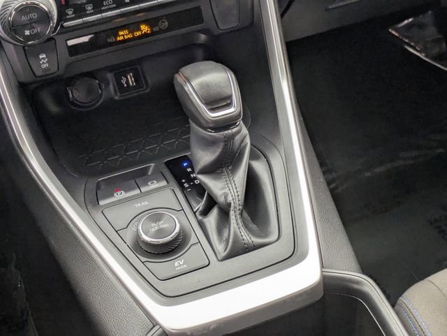 Used 2024 Toyota RAV4 SE image 14