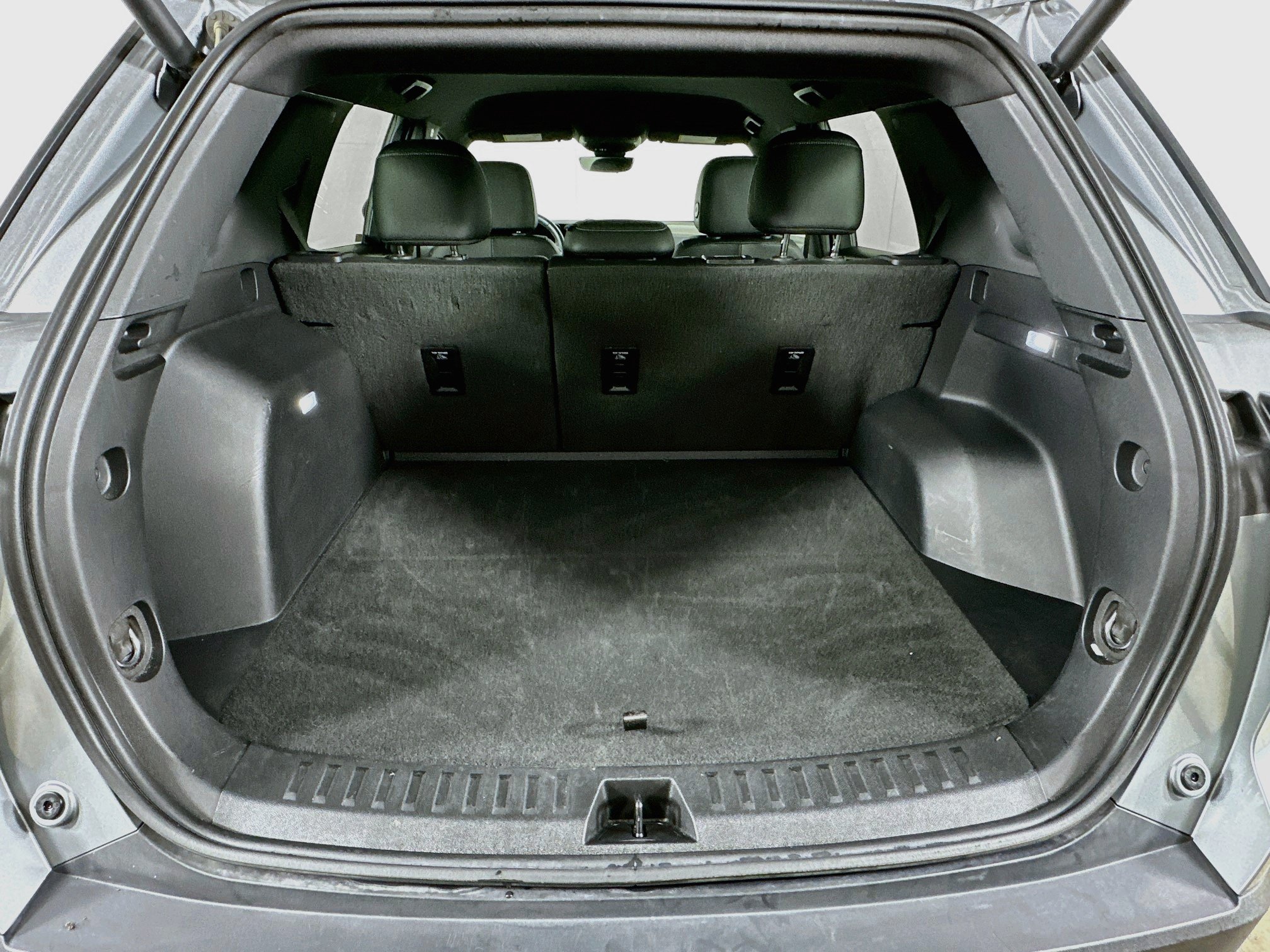 Used 2025 Chevrolet Equinox LT w/ Convenience Package II FWD image 28