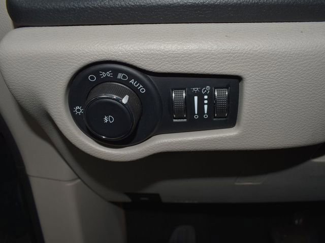 Used 2023 Chrysler Pacifica Limited FWD image 14