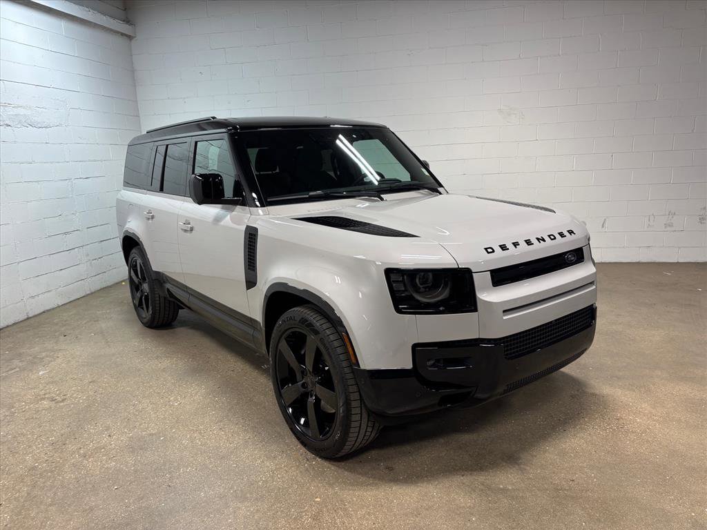 New 2026 Land Rover Defender 130 X-Dynamic SE image 4