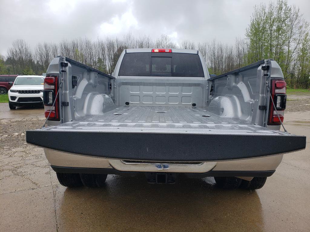 Certified 2024 RAM 3500 Tradesman w/ Chrome Appearance Group AWD/4WD image 5