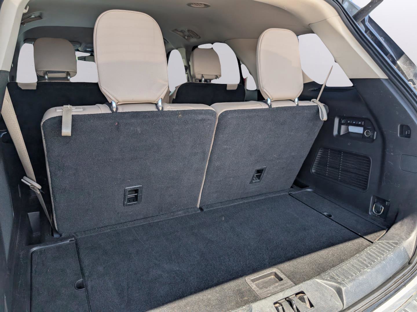 Used 2021 Ford Explorer Limited w/ Equipment Group 301A image 33