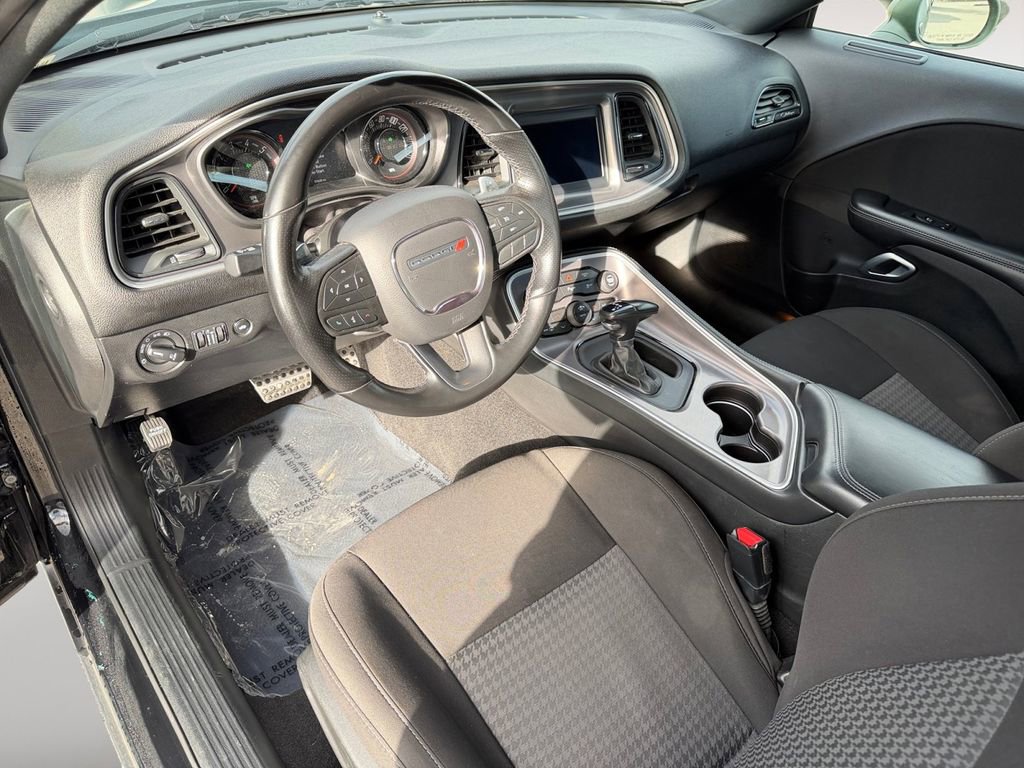 Used 2022 Dodge Challenger R/T w/ Blacktop Package image 15