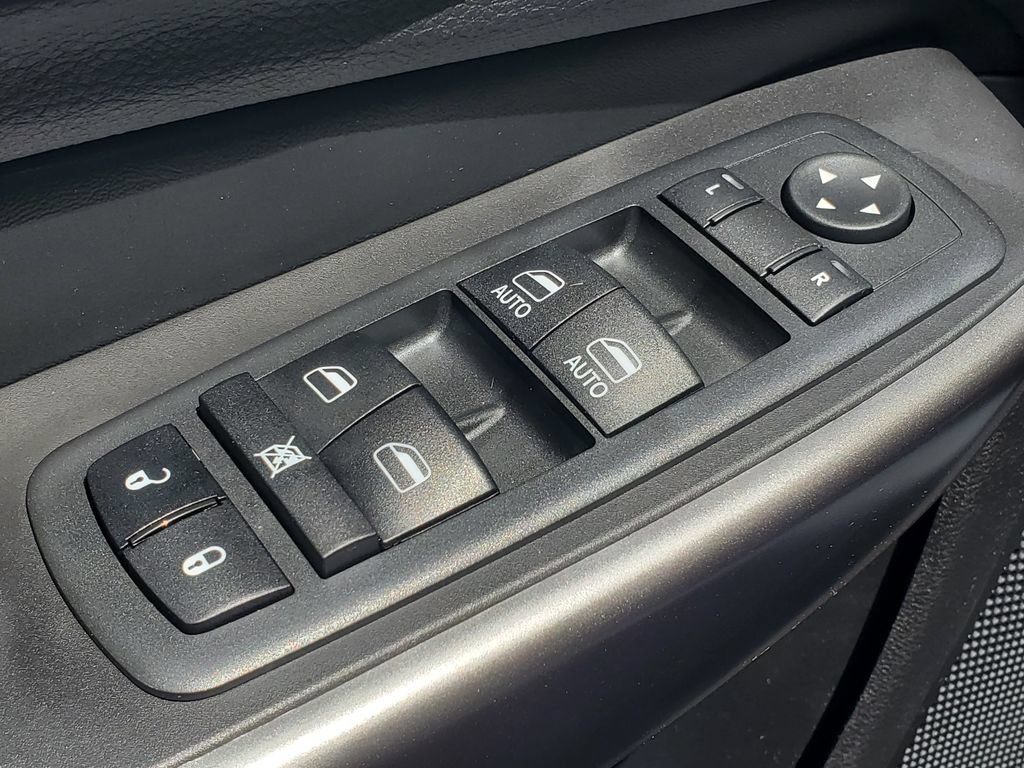 Used 2020 Jeep Cherokee Limited AWD/4WD image 9