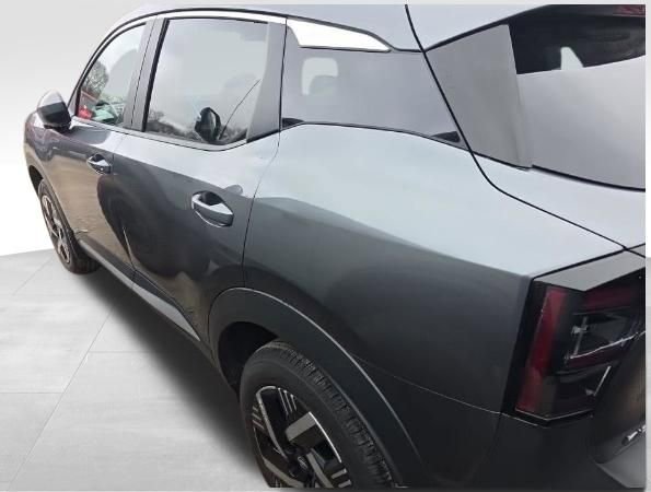 Used 2025 Nissan Kicks SV image 4