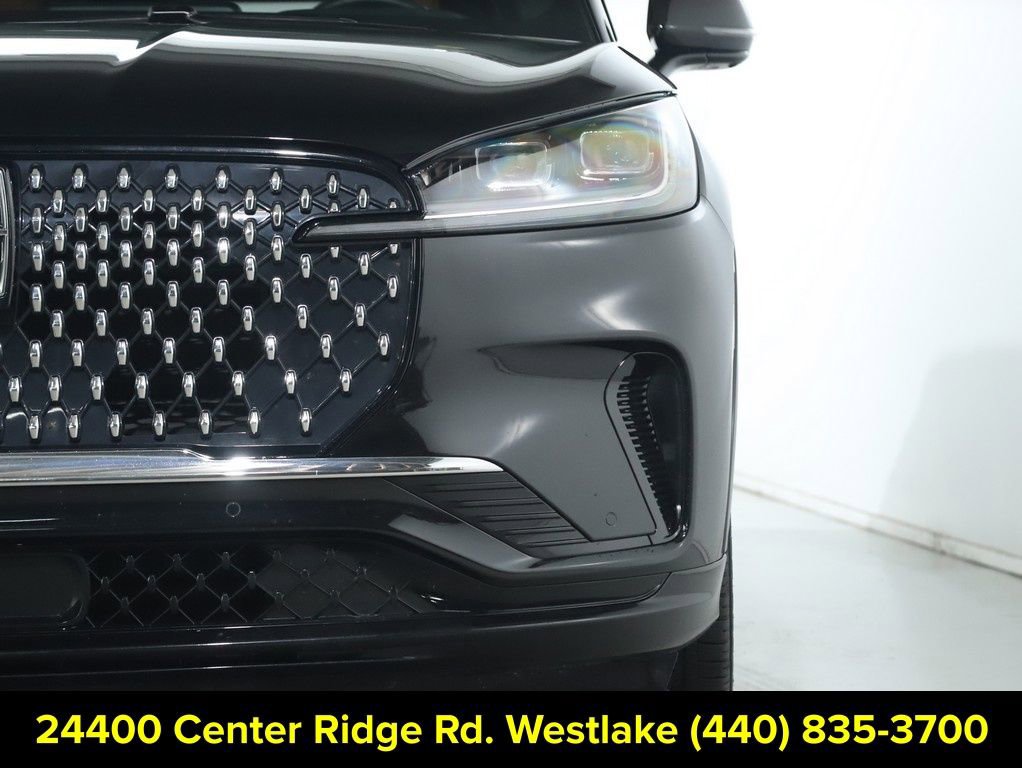 Certified 2025 Lincoln Aviator Black Label image 8