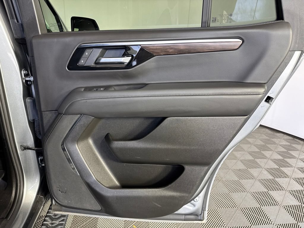 Certified 2025 Chevrolet Tahoe Z71 AWD/4WD image 36