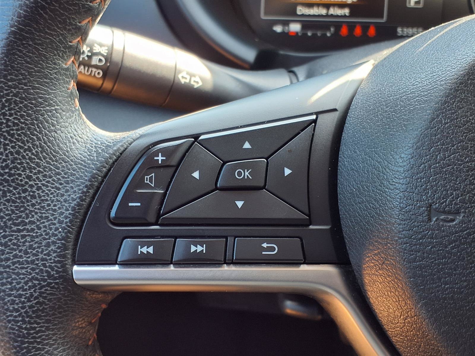 Used 2023 Nissan Kicks SR FWD image 18