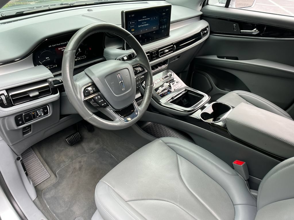 Used 2023 Lincoln Nautilus Reserve AWD/4WD image 10