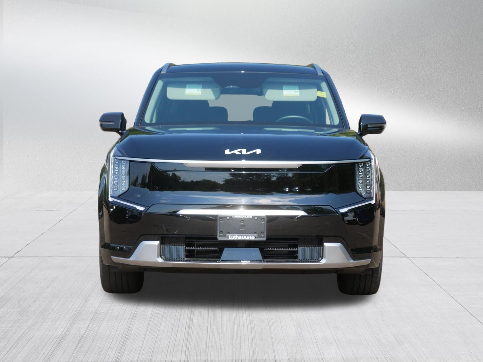 Used 2024 Kia EV9 Land AWD/4WD image 2