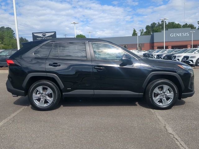 Used 2025 Toyota RAV4 XLE AWD/4WD image 3