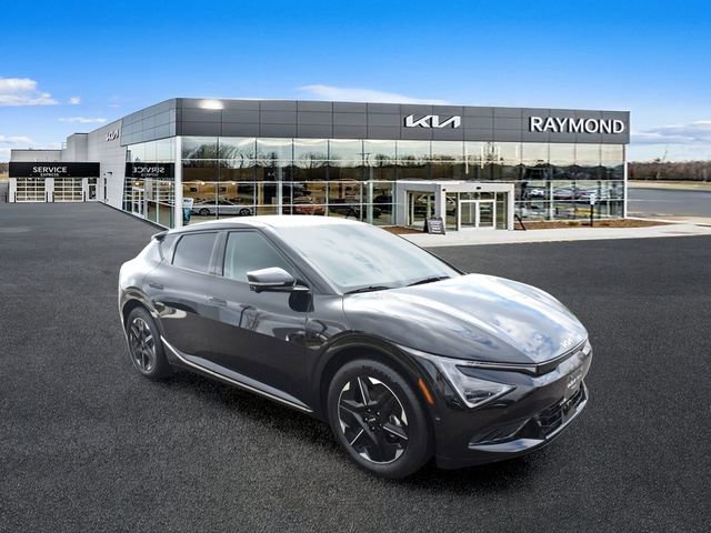 Certified 2025 Kia EV6 Wind RWD image 11