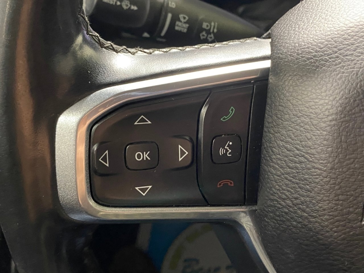 Used 2019 RAM 1500 Laramie image 12