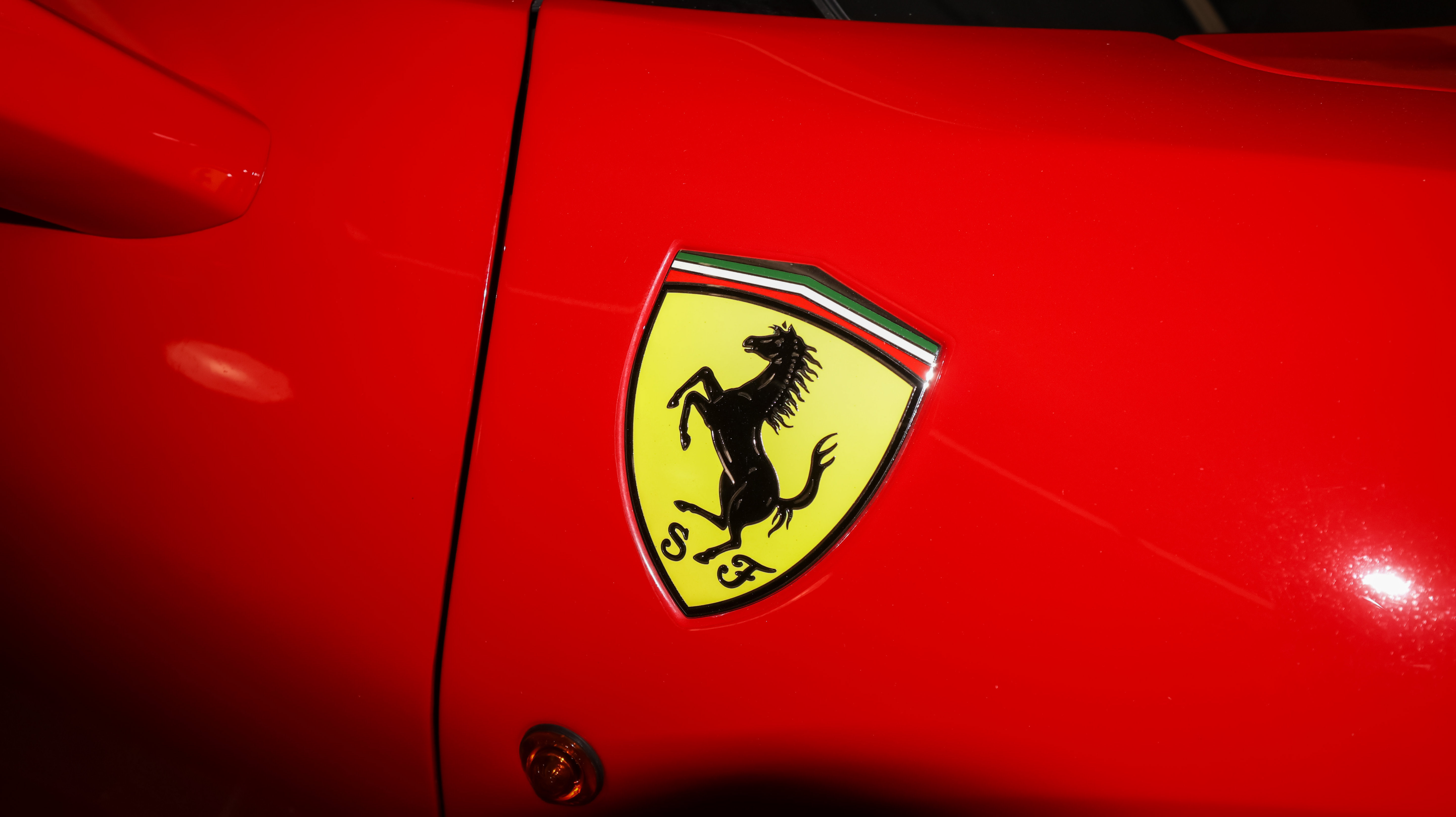 Used 2019 Ferrari 488 Spider RWD image 43