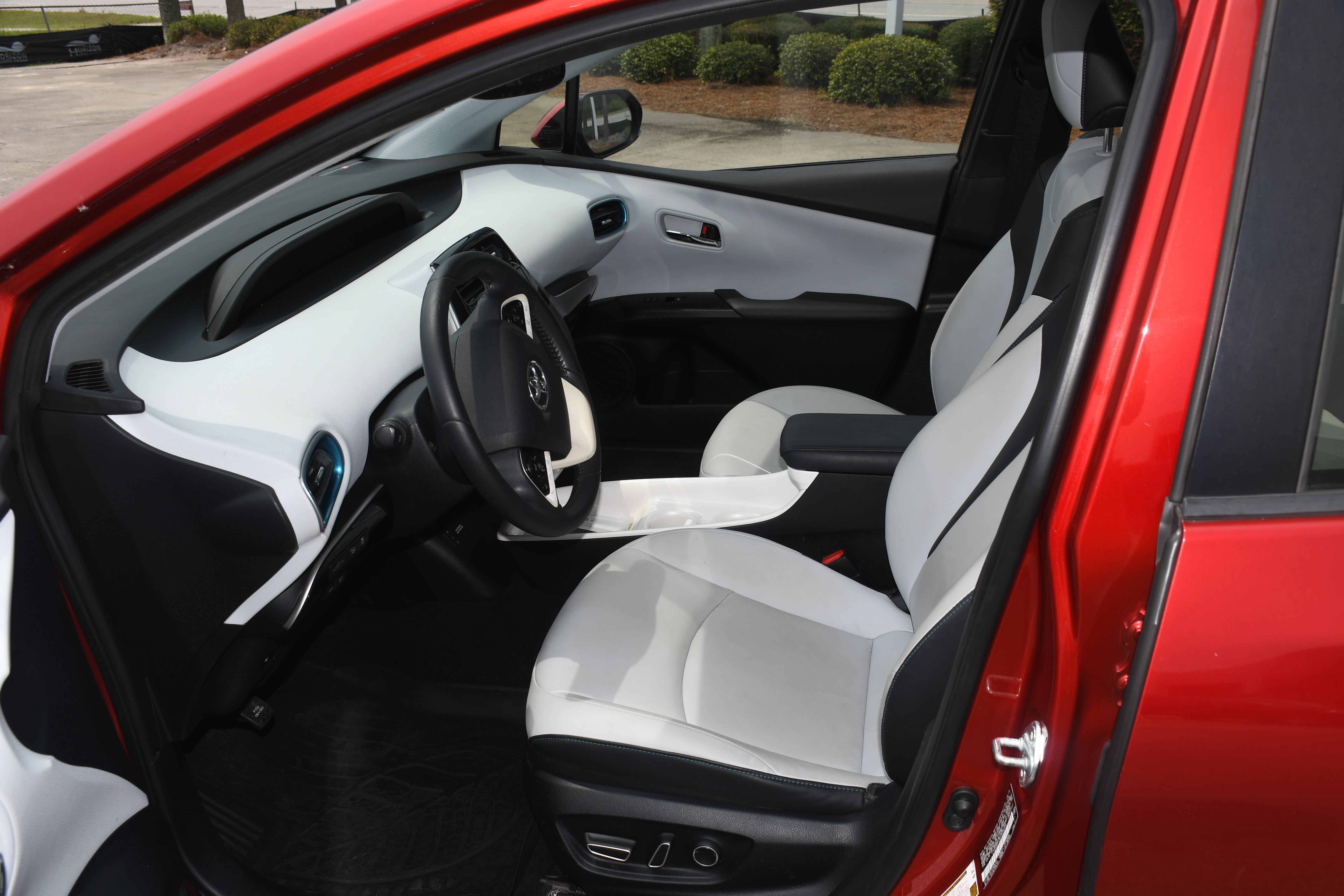 Used 2017 Toyota Prius Four FWD image 8
