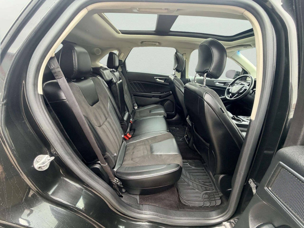 Used 2015 Ford Edge Sport w/ Equipment Group 401A AWD/4WD image 25