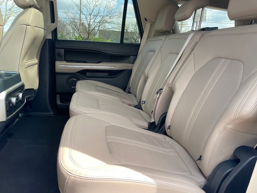 Used 2024 Ford Expedition Limited image 11