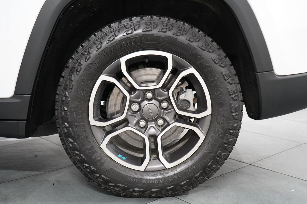 Used 2022 Jeep Grand Cherokee Trailhawk AWD/4WD image 33