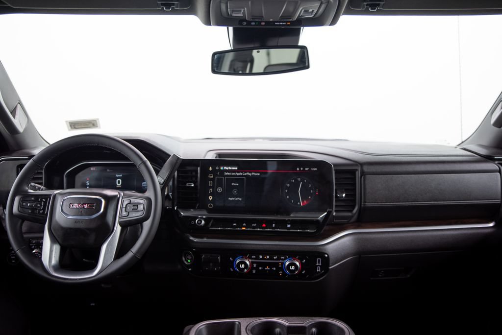 Used 2025 GMC Sierra 1500 SLT AWD/4WD image 19