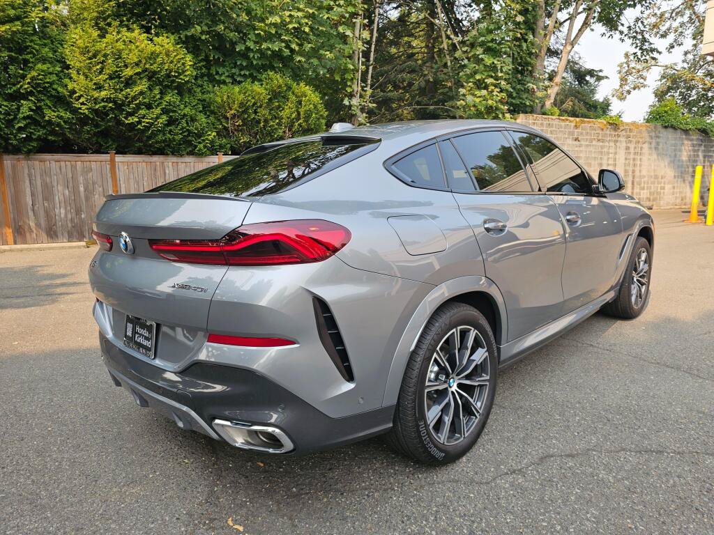 Used 2026 BMW X6 xDrive40i w/ Climate Comfort Package AWD/4WD image 7