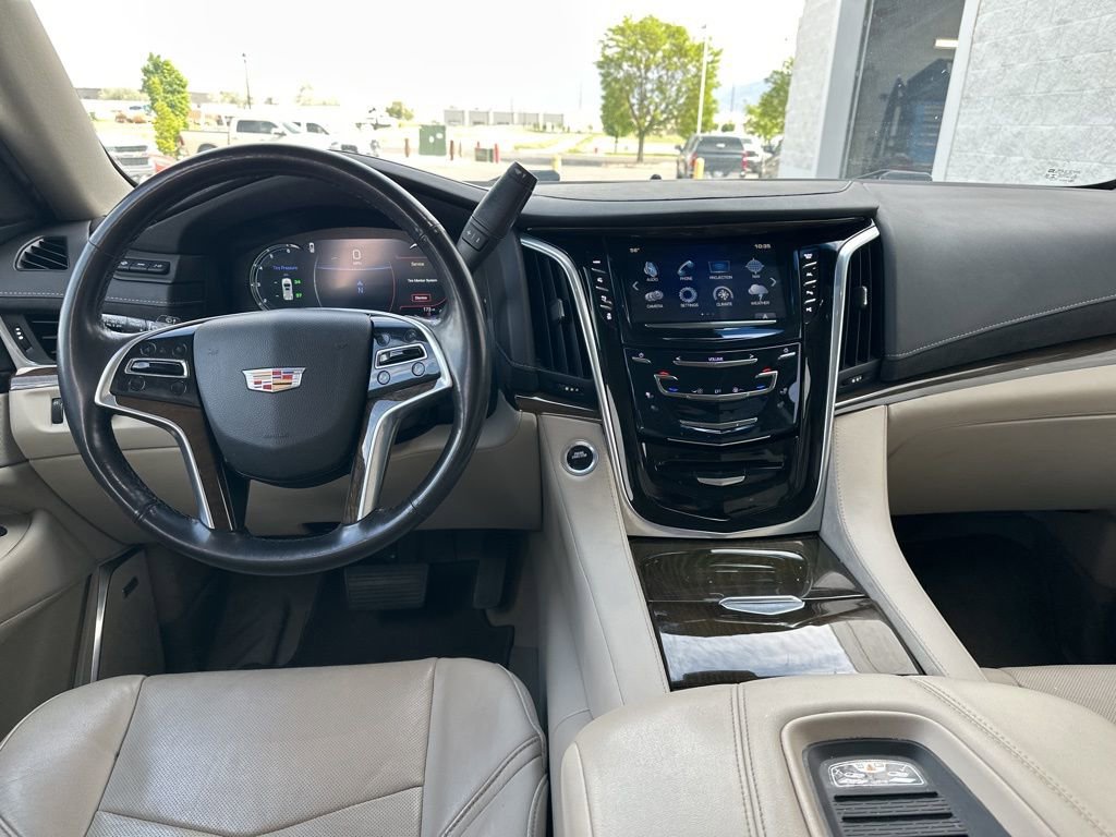 Used 2019 Cadillac Escalade ESV Premium Luxury AWD/4WD image 12