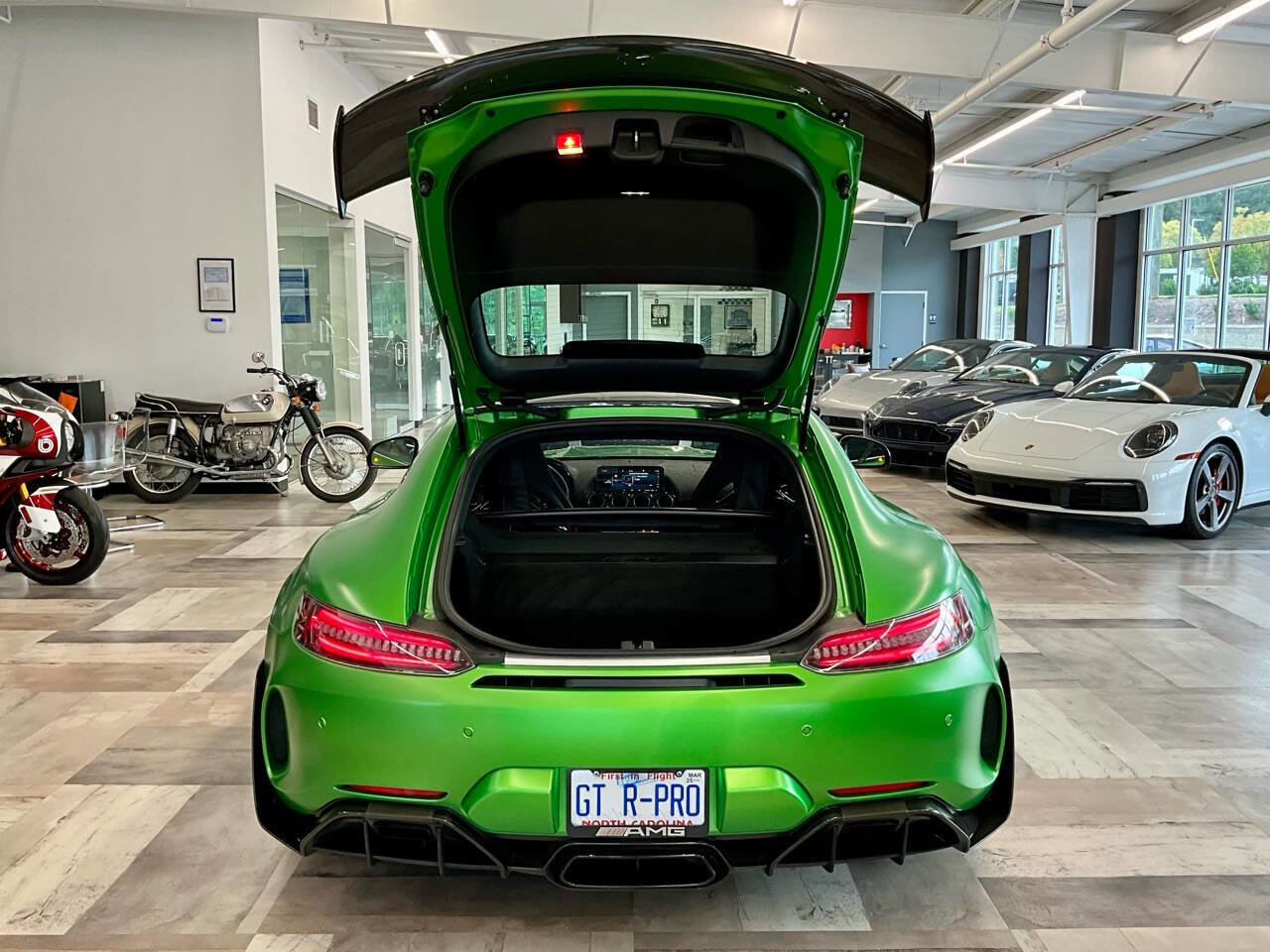 Used 2020 Mercedes-Benz AMG GT R image 36
