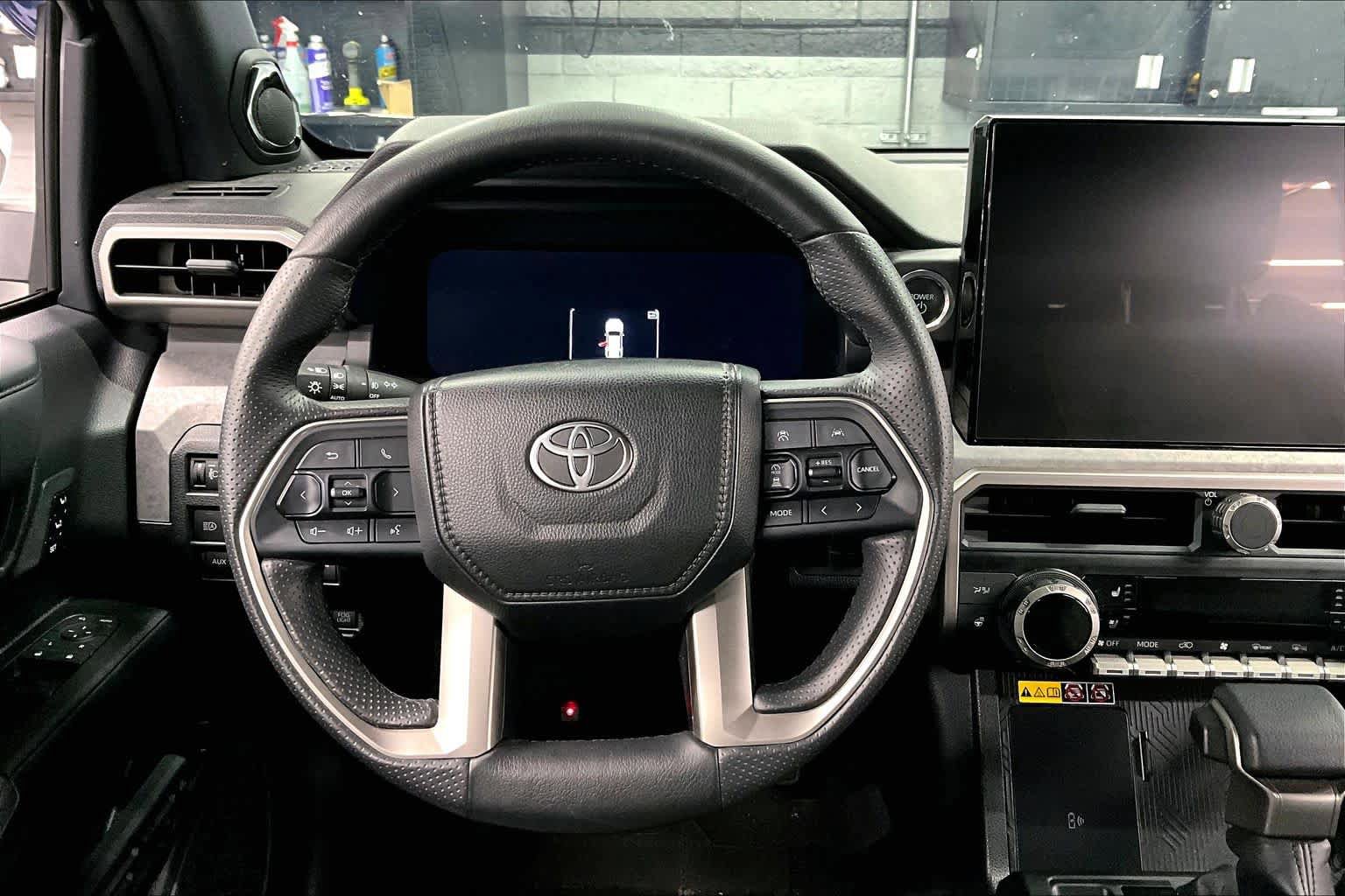 Used 2025 Toyota 4Runner Trailhunter image 5