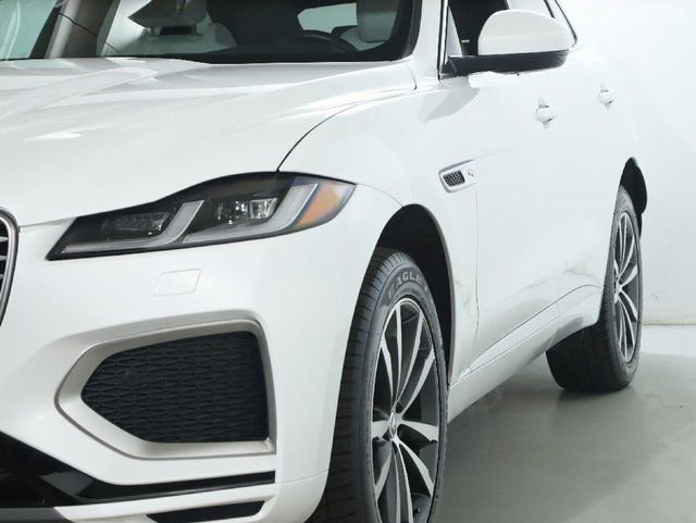 Certified 2025 Jaguar F-PACE R-Dynamic S image 10