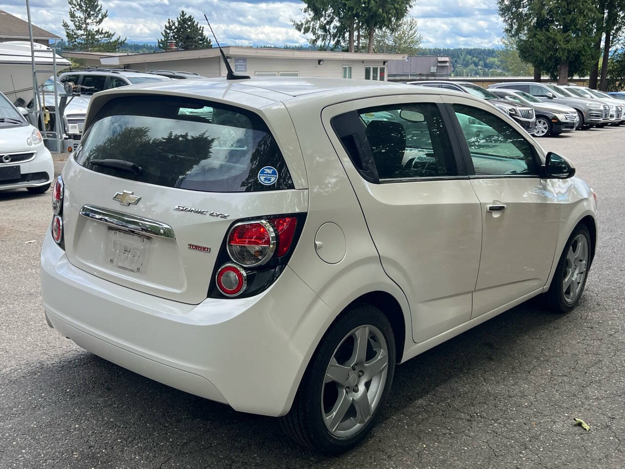 Used 2014 Chevrolet Sonic LTZ w/ Fun and Sun Package FWD image 5