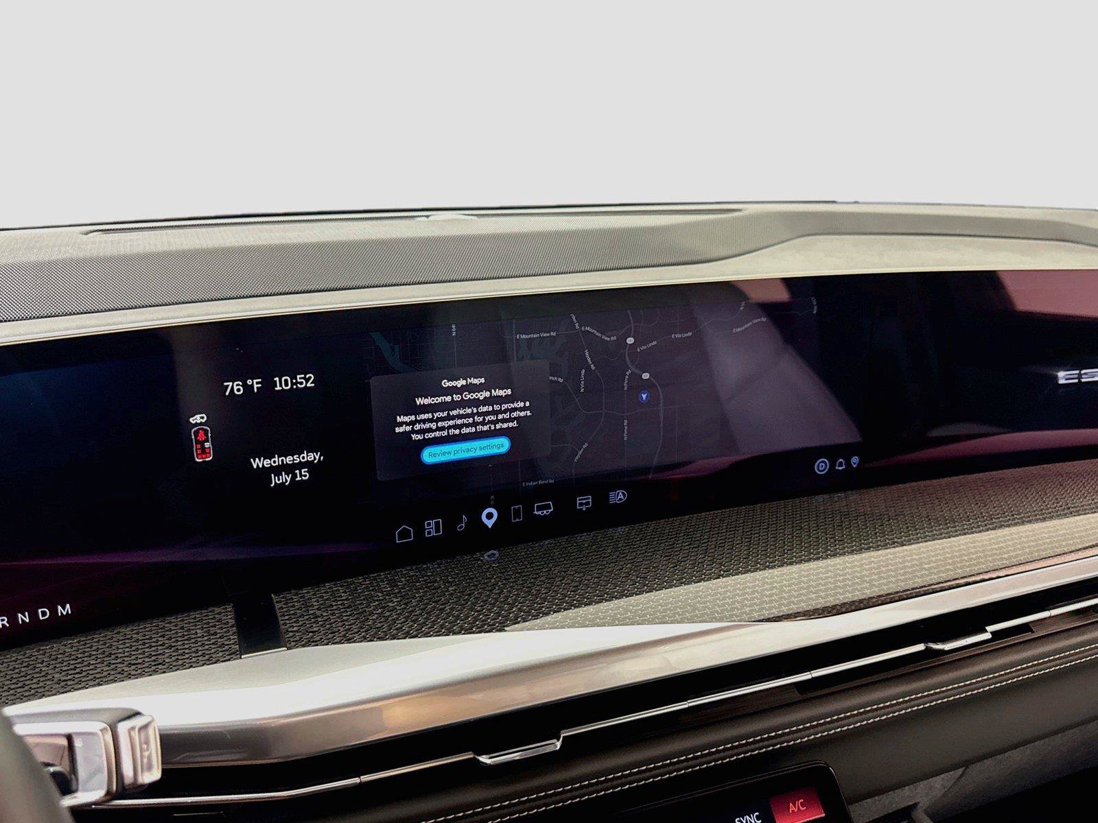 Used 2025 Cadillac Escalade ESV V AWD/4WD image 18