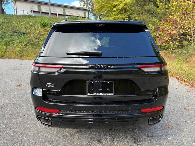 New 2025 Jeep Grand Cherokee Summit image 8