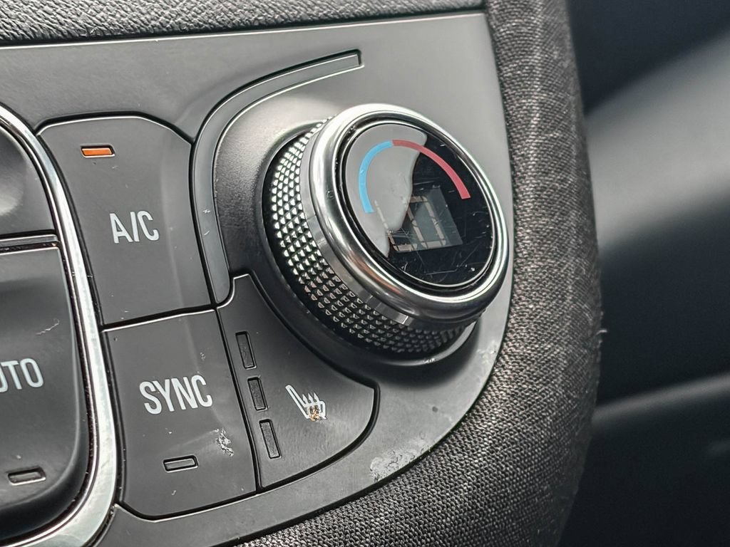 Used 2025 Chevrolet Malibu LT FWD image 30