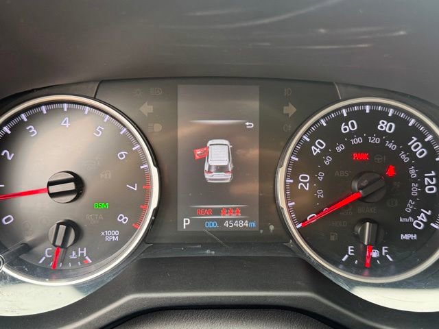 Used 2022 Toyota RAV4 XLE w/ Convenience Package FWD image 27