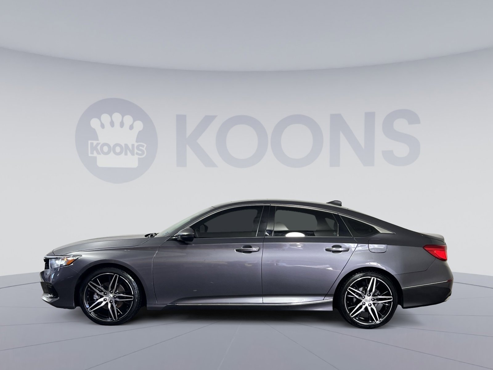 Used 2021 Honda Accord Touring image 2