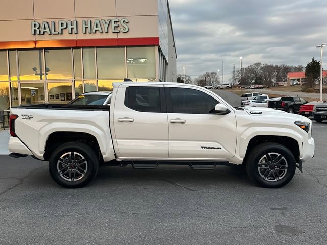 Used 2024 Toyota Tacoma TRD Sport image 2