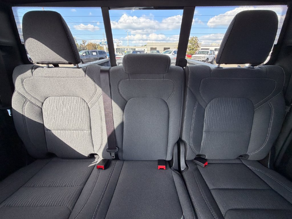 Used 2024 RAM 1500 Big Horn AWD/4WD image 33