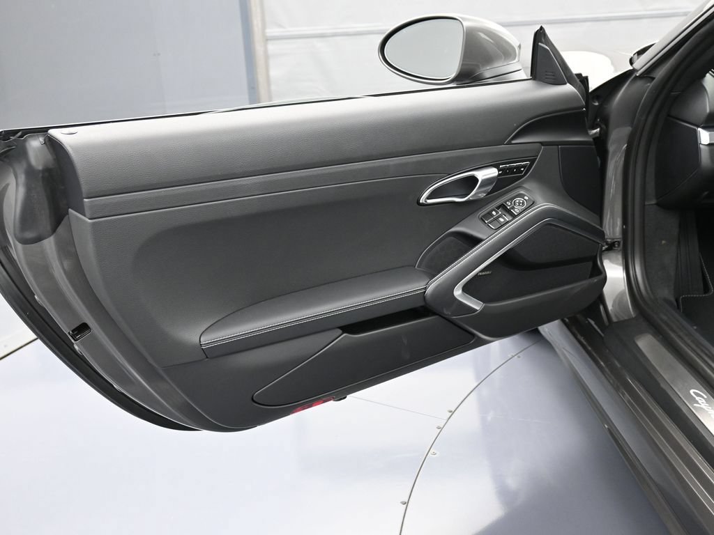 New 2025 Porsche 718 Cayman RWD image 15