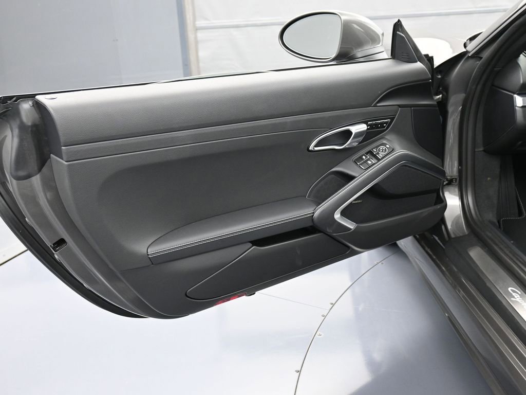 New 2025 Porsche 718 Cayman RWD image 15