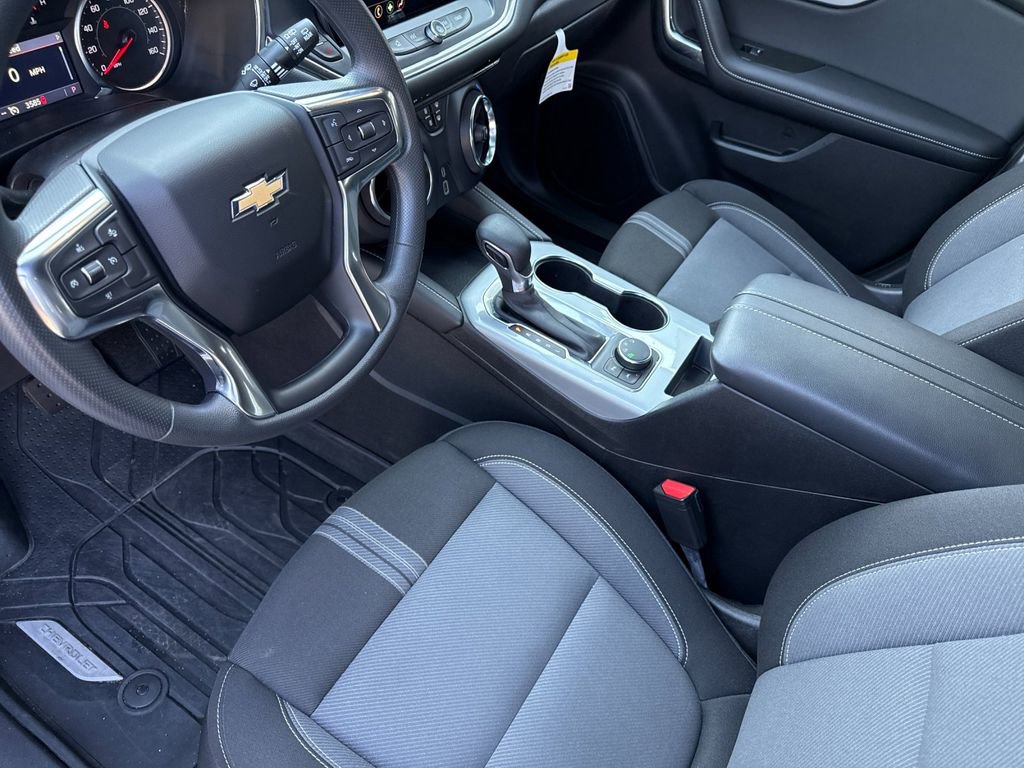 Used 2025 Chevrolet Blazer LT w/ Midnight/Sport Edition AWD/4WD image 9