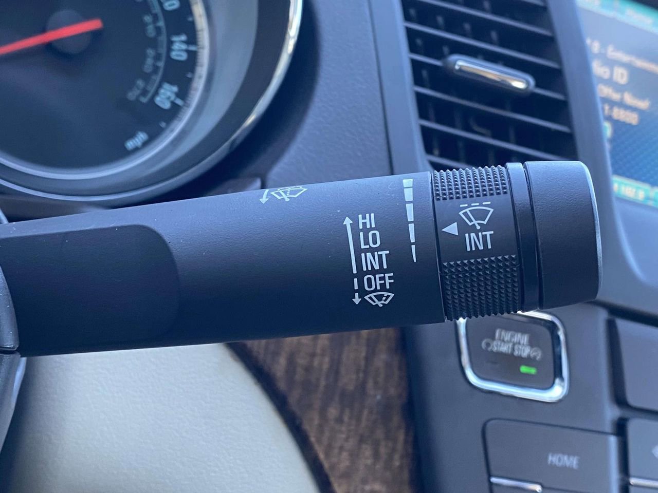 Used 2013 Buick Regal Premium image 23